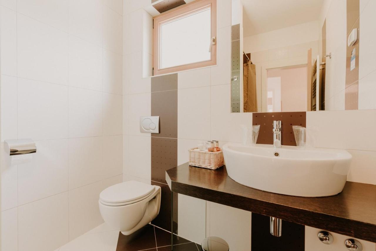Bed And Breakfast Kolo Adults Only Bužinija Eksteriør billede